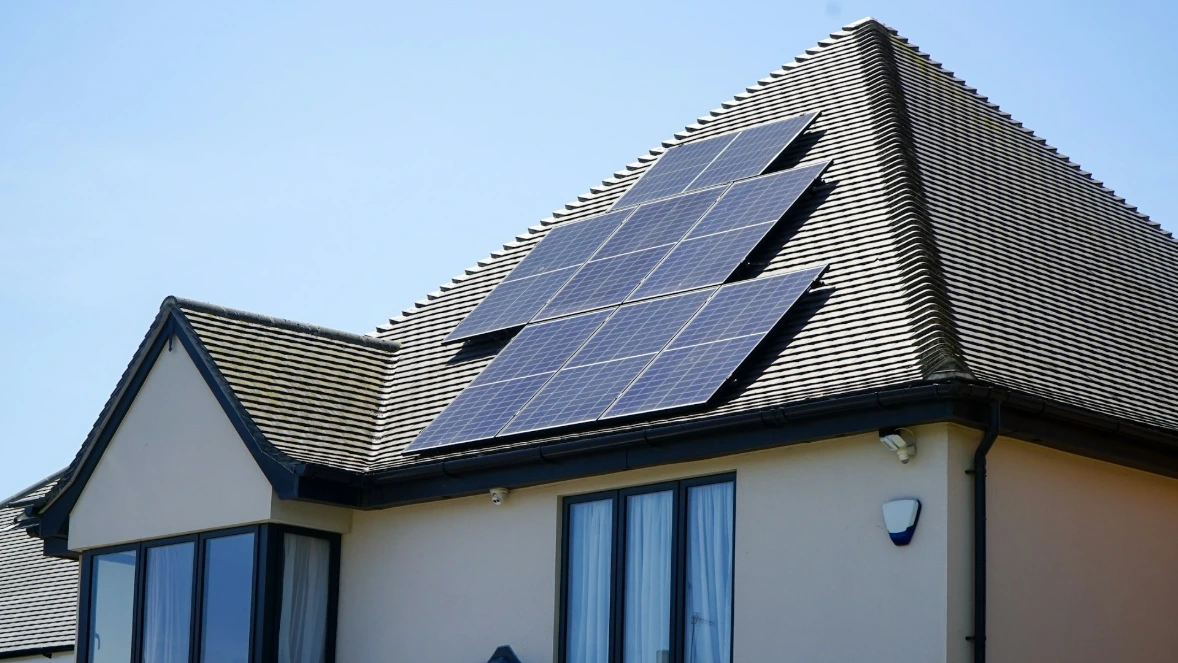 Photovoltaikmodule auf einem Hausdach